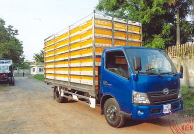 GIÁ XE TẢI HINO 5.2 TẤN THÙNG CHỞ GIA CẦM 0